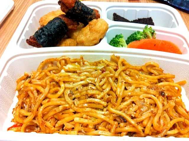 Snapdishの料理写真:mee goreng|dawn ngさん