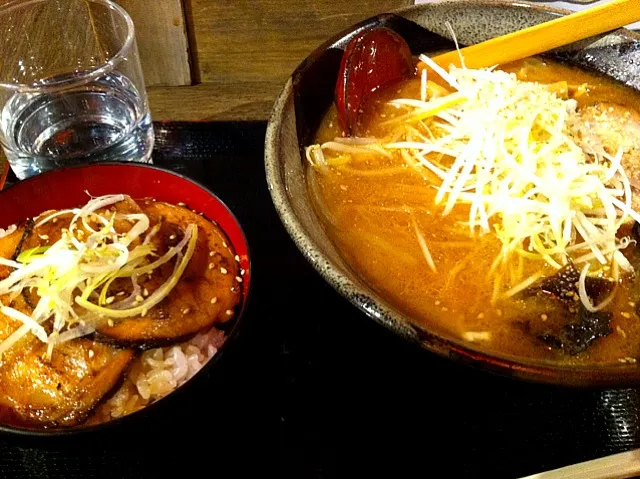 味噌ラーメン、チャーシュー丼|まいまいさん