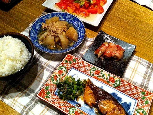 ブリの照り焼き  トマトサラダ  かぶのそぼろ煮|高田恵子さん