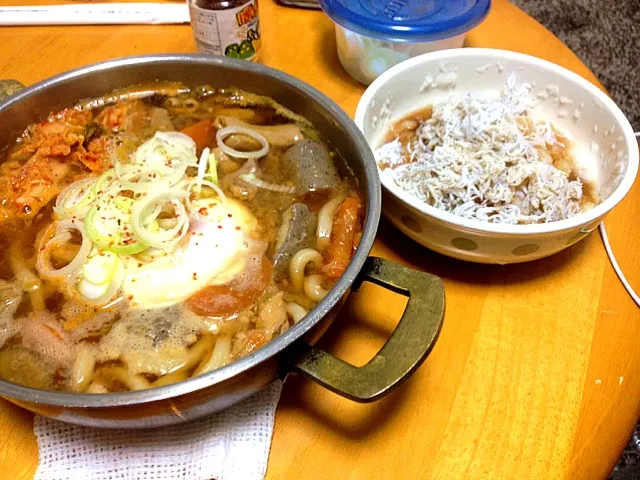 こってりモツ煮うどんとさっぱりジャコおろし #アプメシ #タロメシ|taro nishidomeさん