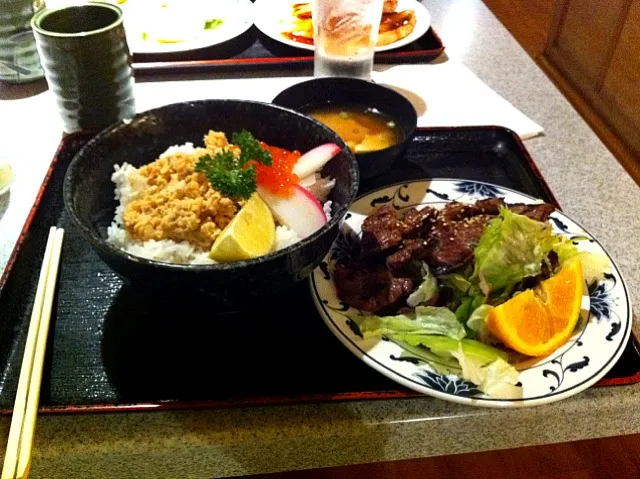 焼肉＆鮭親子丼|Seiya Shimizuさん