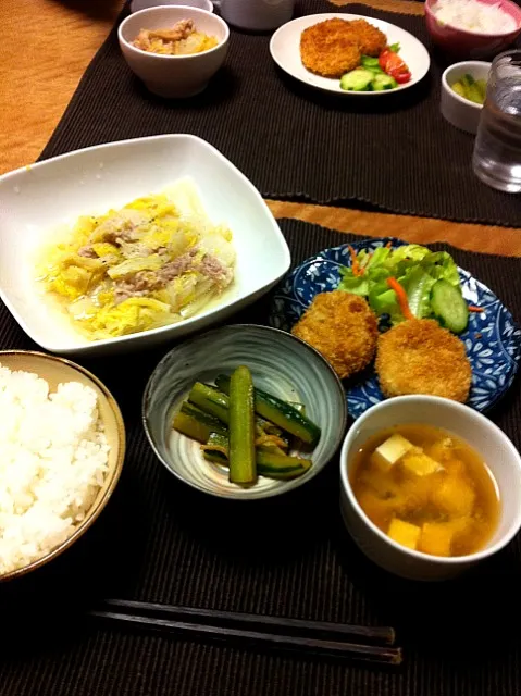 白菜と豚肉の重ね煮、里芋コロッケ、きゅうりの炒め漬け|Sakikoさん