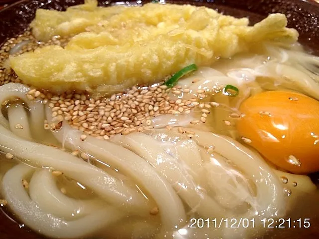 Snapdishの料理写真:かけうどん、キス天、たまご|かずさん