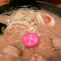 Snapdishの料理写真:豚骨チャーシュー麺|Fakiさん