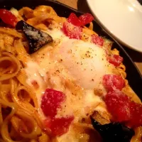 Snapdishの料理写真:半熟玉子のミートパスタ|kotomiさん