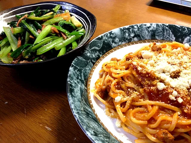 トマトソースの生パスタと、青梗菜とにんにくの芽の炒め|yoshitakaさん