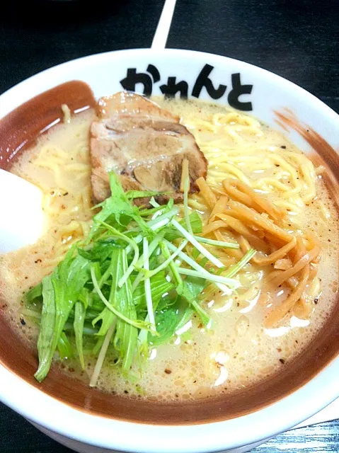 Snapdishの料理写真:塩ラーメン|きたゆりえさん