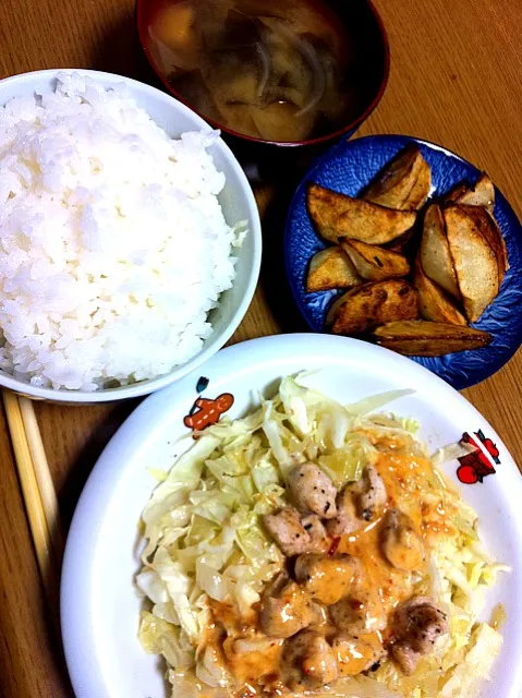 鶏とキャベツの味噌マヨ蒸しとポテト|ゆっちさん