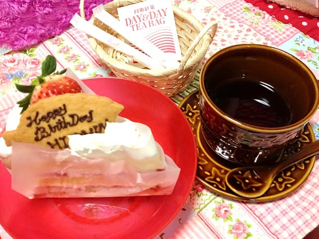 Snapdishの料理写真:birthday short cake 4 my mom❤|Amourlyさん