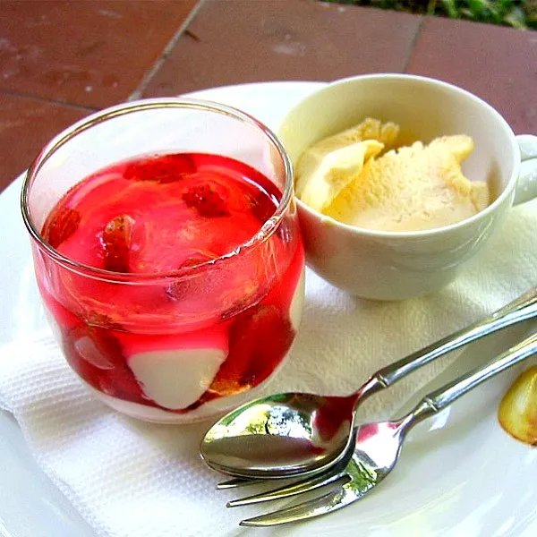 Strawberry Jelly & Vanilla Ice Cream|Keiさん