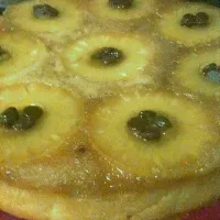 Upside-down pineapple cake with choc chips.|Arianiさん