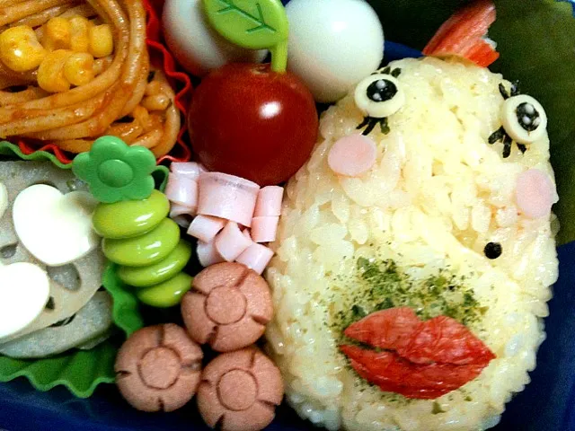 Snapdishの料理写真:息子のお弁当。ウサビッチのコマネチの母（父）|satomiさん