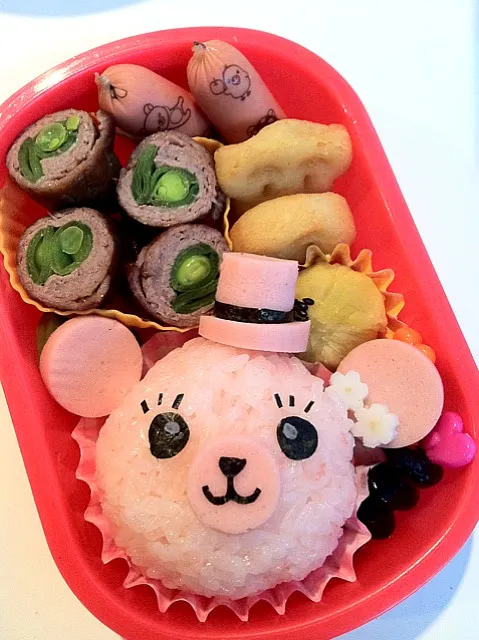 ピンクのカドリーベア弁当|あみん´ω`)ﾉさん