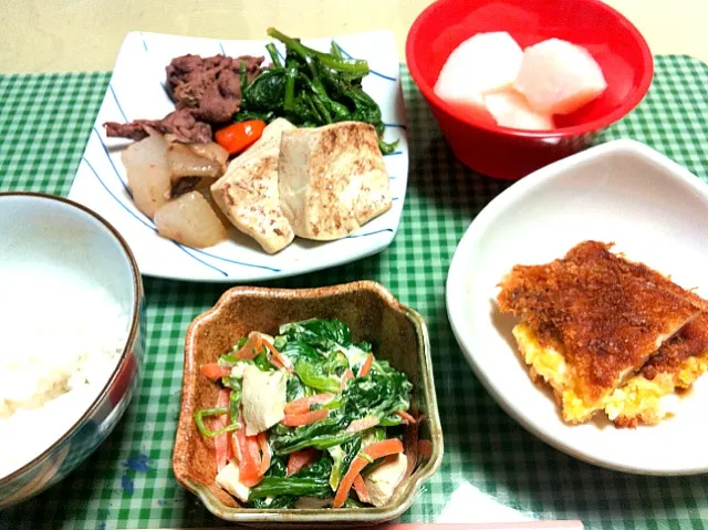 肉豆腐＊ ほうれん草と高野豆腐のサラダ＊ はんぺん卵挟みフライ＊ 梨|maamiさん