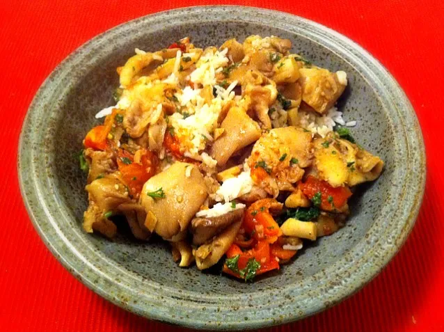 Snapdishの料理写真:oyster mushrooms, tomatoes, rice with parsley|Gabiさん