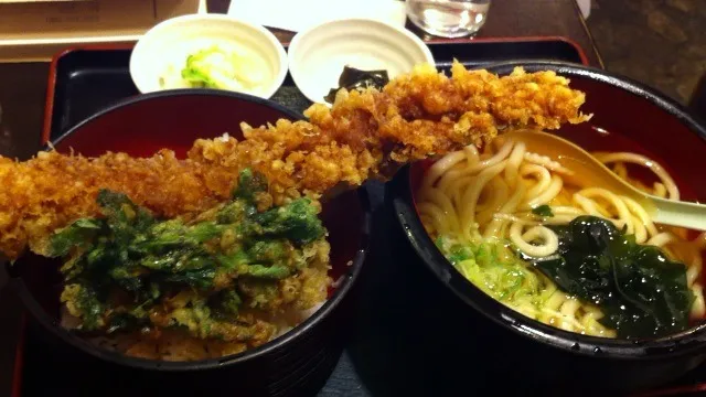 Snapdishの料理写真:穴子天丼定食|青猫さん