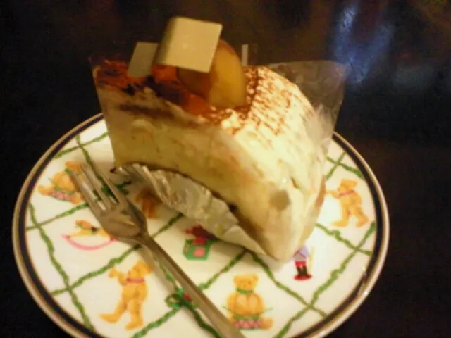 ラテールの本日のケーキ。ラム酒の効いた栗と抹茶のパウンドがマッチ。|SATOSHI OOCHIさん