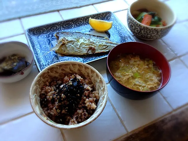 青梗菜のシーチキン炒め・昆布の佃煮・味噌汁・鯵の干物・雑穀玄米ご飯（食べる順番もこれ）|おーこ🍅野菜ソムリエの母ちゃんさん