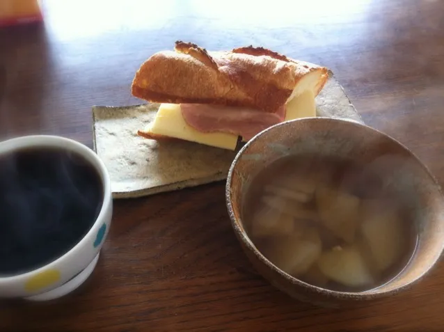 Zuppa dei rapi,Panino,Caffe/大根のスープ、バゲットサンド、コーヒー|s_bosatsuさん