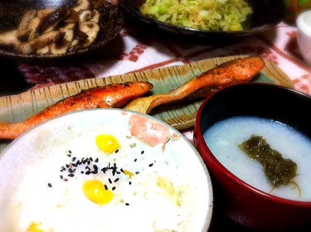 朝ご飯銀なんご飯、レンコンスープ、キャベツ炒め、椎茸、鮭バター|ちっきーさん