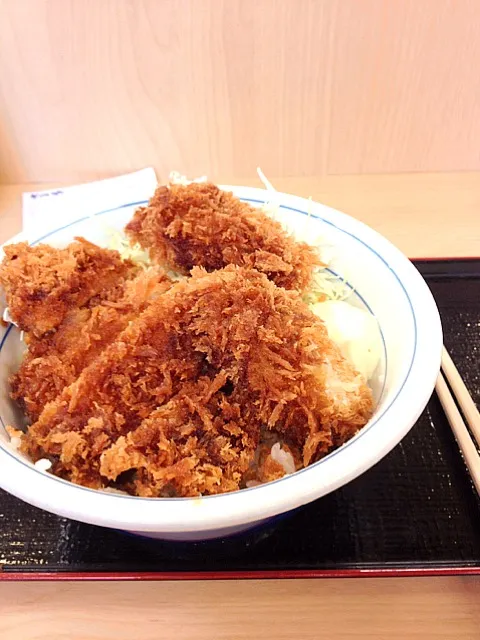 新メニュー、鰤カツカキフライどーん。|tsuyoshiさん