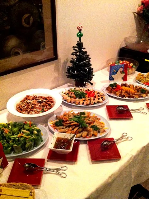 christmas party spread|lauren shannonさん