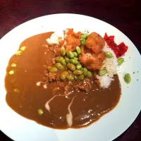 唐揚げと枝豆カレー|ikuminnieさん