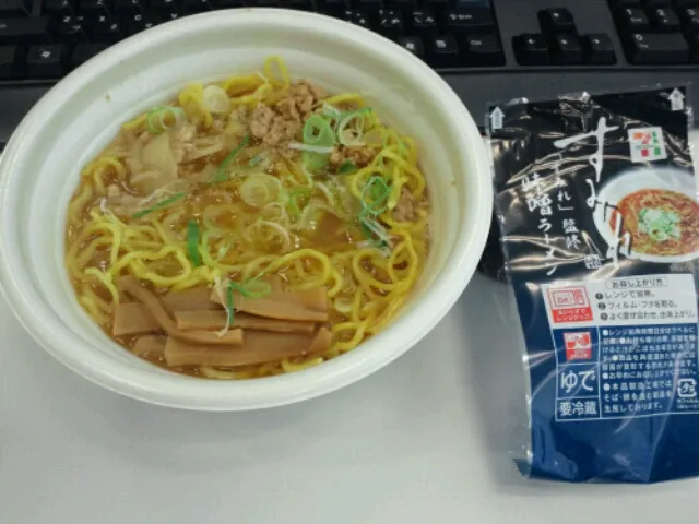 すみれ(監修の)味噌ラーメン。味はなかなか。ボリュームは少なめ。|SATOSHI OOCHIさん