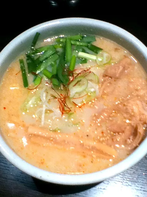 もつラーメン！次はスタンダードいきたいな。|やじこさん