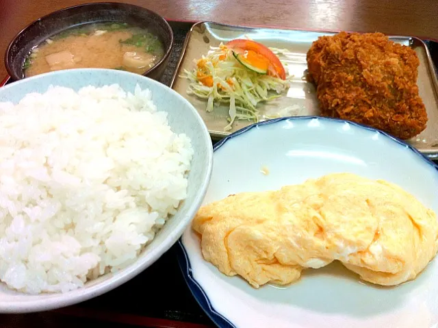 Snapdishの料理写真:白身フライ＆卵焼定食|Tasuku Yokoiさん