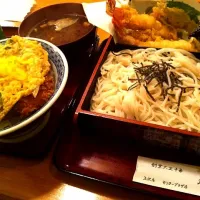 Snapdishの料理写真:カツ丼 天ざる(うどん)|てっちゃんさん