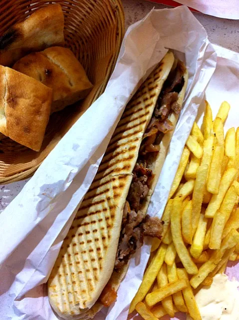 panini kebab!|meeowwmeeowwさん