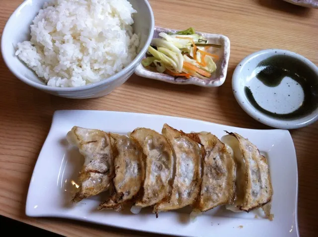 たっぷり餃子定食（セット）|しんたさん