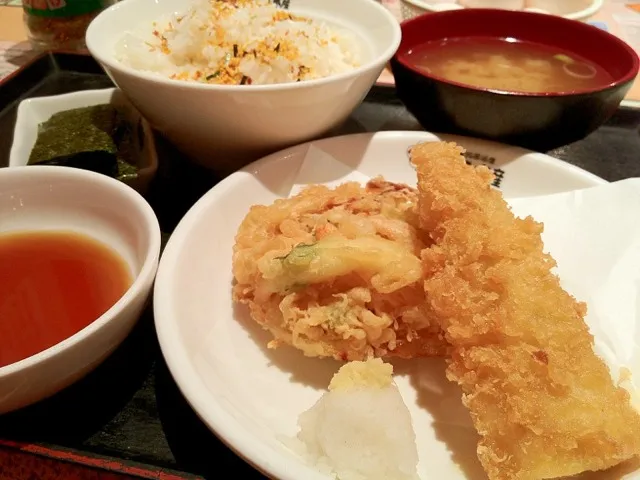 海鮮かき揚げと穴子天＠さくら水産 #昼ごはん #昼飯 #ランチ #定食|Takashi H.さん