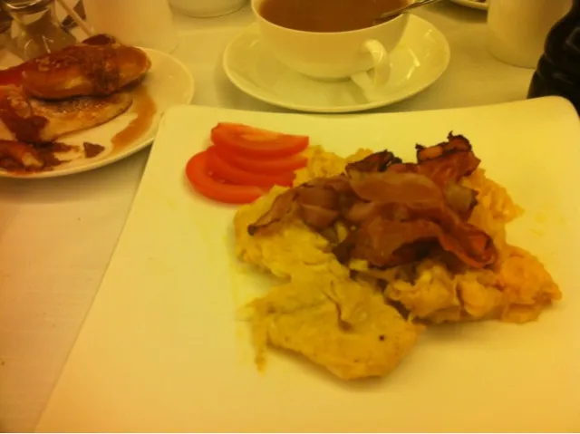 scrambled eggs & bacon|Chris Shannonさん