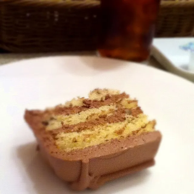 Snapdishの料理写真:TOP’sで懐かしのチョコレートケーキ|hoppycowさん