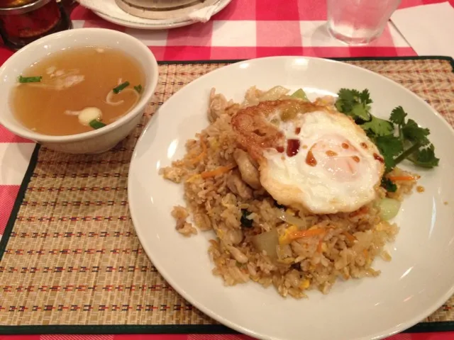 今日のランチ、Khao pad gai kai dao|Atsushi Yoshimotoさん