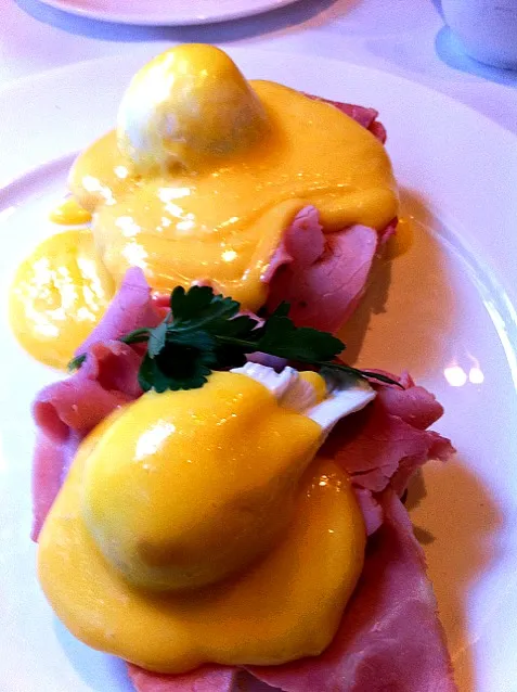 simply perfect eggs benedict|Andreaさん