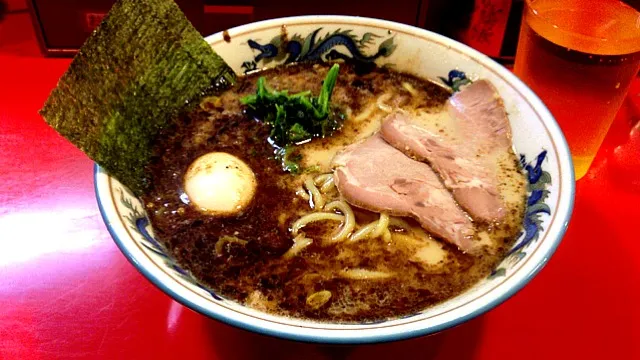 ブラックラーメン食べました。明日食べる人もいるのかな(^^)？|Hidetoshi Suzukiさん