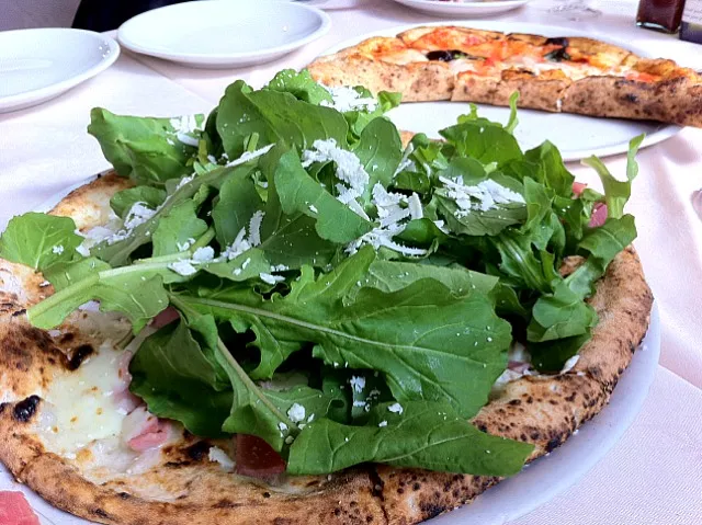 Prosciutto e rucola pizze & Calzone|chenhuiさん