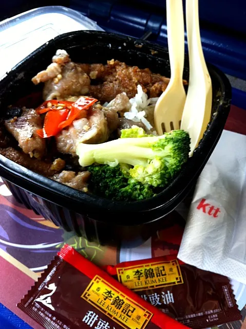 simple lunch on train to HK|Queenさん