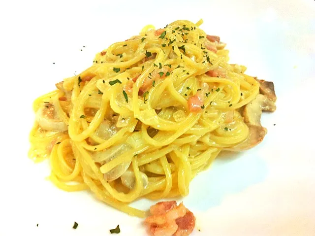 creamy cheese sauce linguine with bacon mushroom and onion|Robbyさん