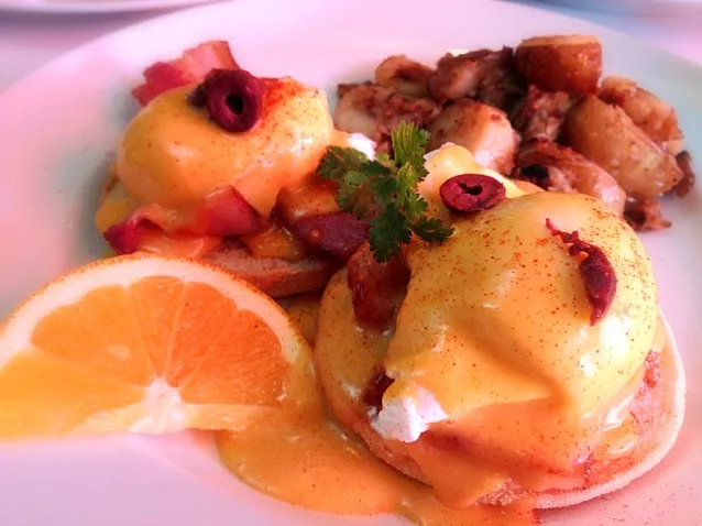 Eggs benedict classic style|Junya Tanakaさん