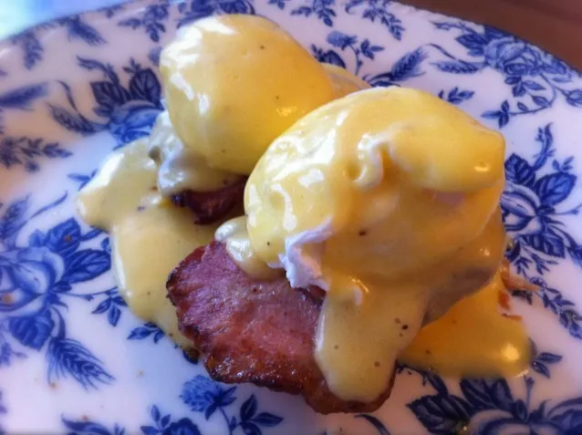 eggs benedict|nienkr maselandさん