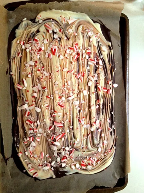 dark and white chocolate and peppermint bark|vanessa kenneyさん