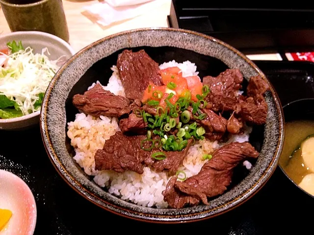 ハラミステーキ丼|chan mitsuさん