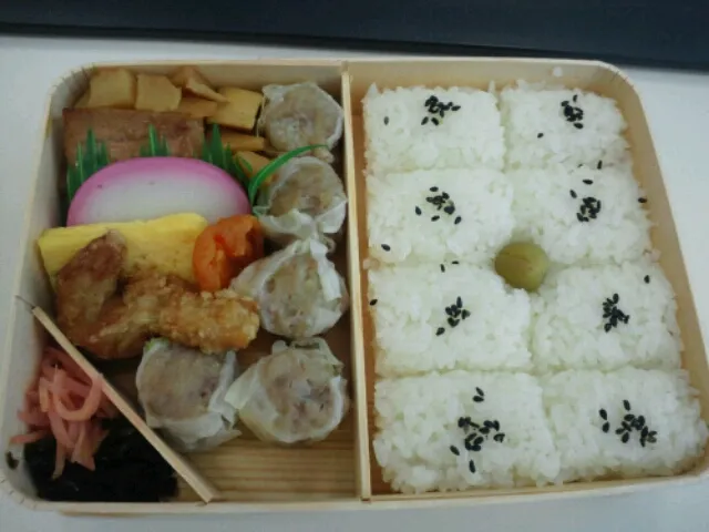 崎陽軒のシウマイ弁当。冷めてても美味しい。懐かしい味！|SATOSHI OOCHIさん