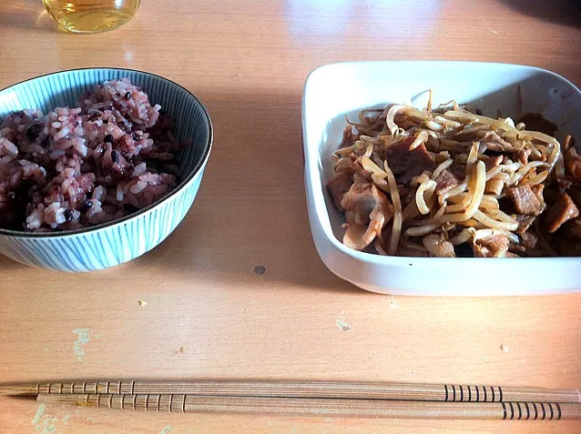 昼食は豆ご飯とオイスター炒めにした|岡井 正樹さん