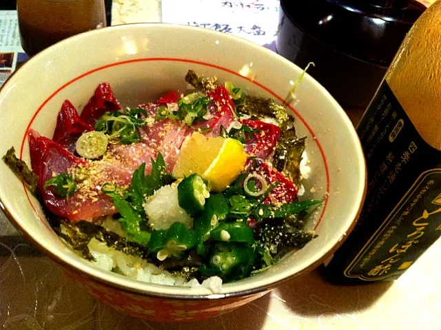 ぶりドロポンズ丼。本日限定とか。イケます。|たけうちさん