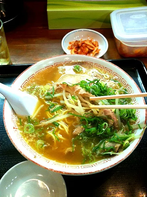 西宮ラーメン、伊勢エビの出汁はいってる、うまい。|takaragardenさん